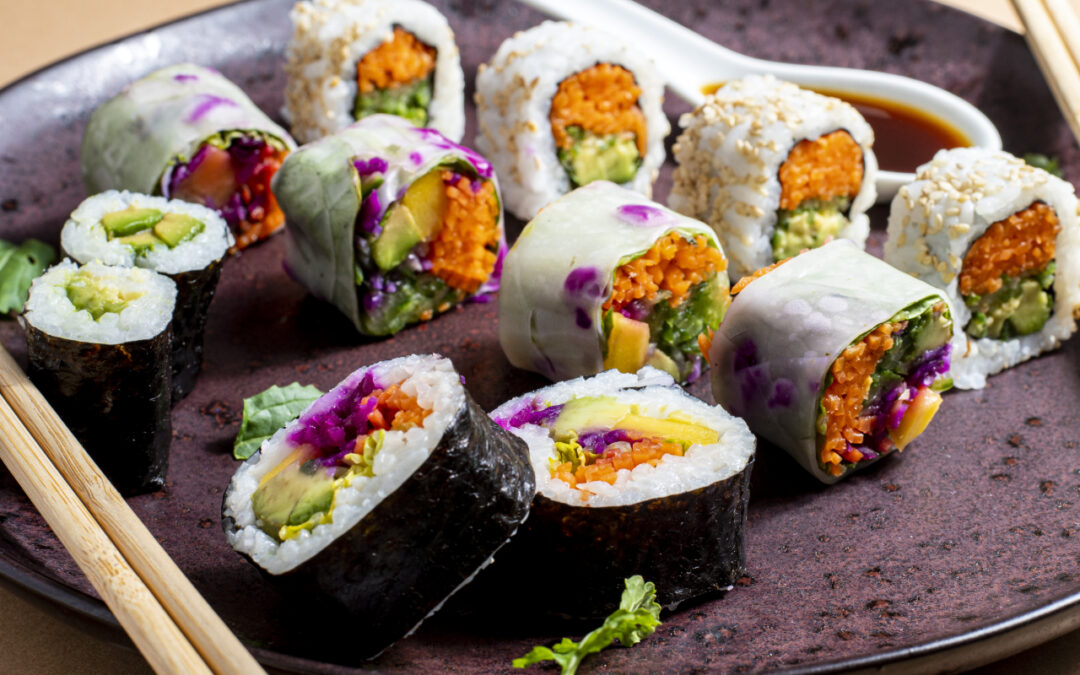 Wegańskie i wegetariańskie rolki sushi: przepisy i kreatywne nadzienia
