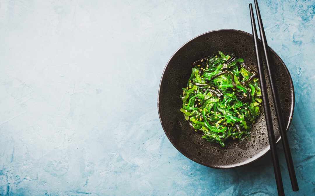 Wodorosty w diecie Japończyków: nori, kombu, wakame i ich właściwości